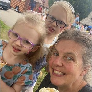 Meet your Posher, Dara